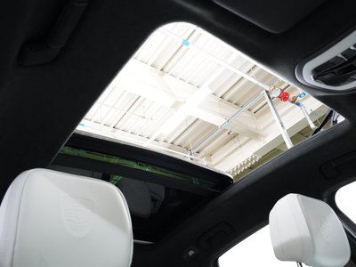 صورة 4 لـ 2024 Porsche MACAN