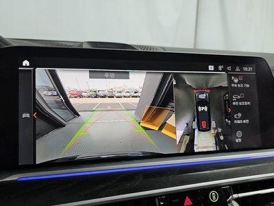 2021 BMW X7 — миниатюра 15