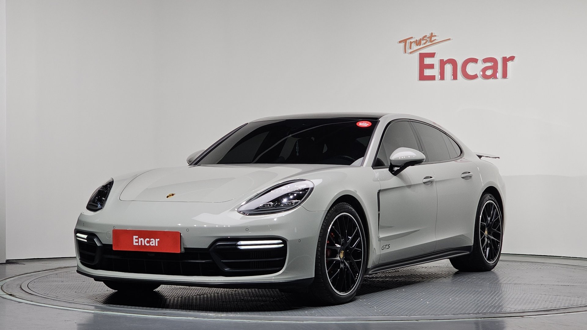 PORSCHE PANAMERA - View 1