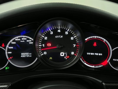 PORSCHE PANAMERA - 8