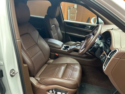 PORSCHE CAYENNE - 8