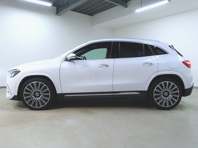 MERCEDES-BENZ GLA - 4