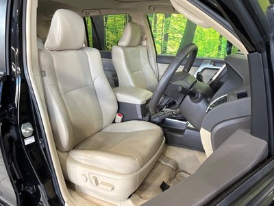 TOYOTA LAND CRUISER PRADO - 8