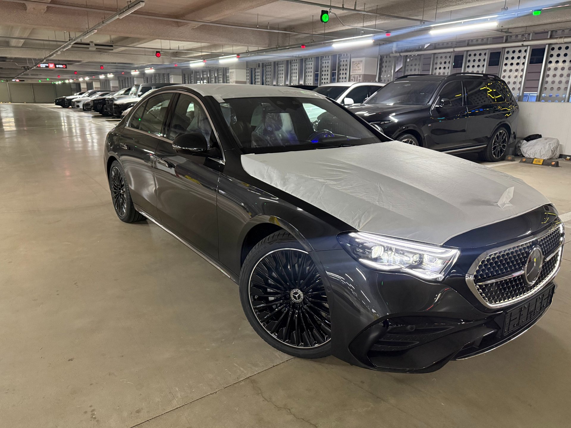 MERCEDES-BENZ E-CLASS - View 1