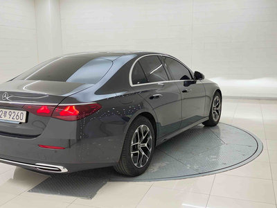 MERCEDES-BENZ E-CLASS - 6