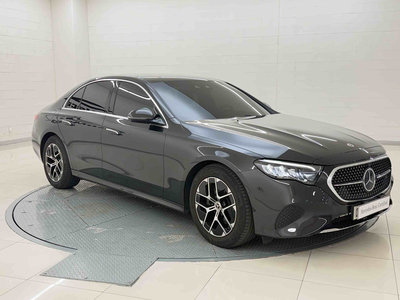 MERCEDES-BENZ E-CLASS - 5