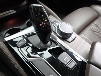 2020 BMW 5 SERIES — фото 9