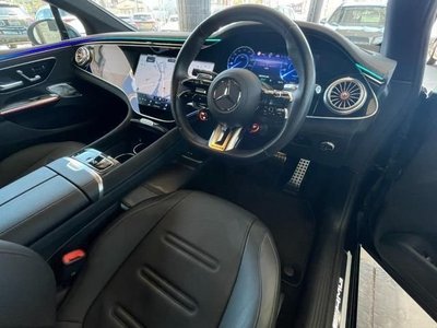 MERCEDES-BENZ EQE - 8