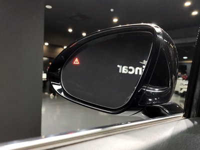 2021 Genesis GV70 thumbnail 13