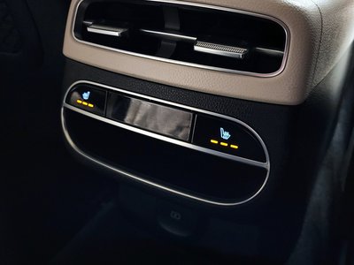 2021 Genesis GV70 thumbnail 19