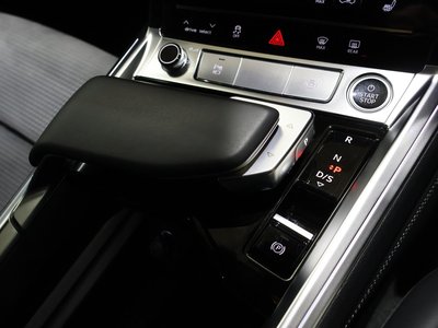 2024 AUDI Q8 E-TRON — миниатюра 28