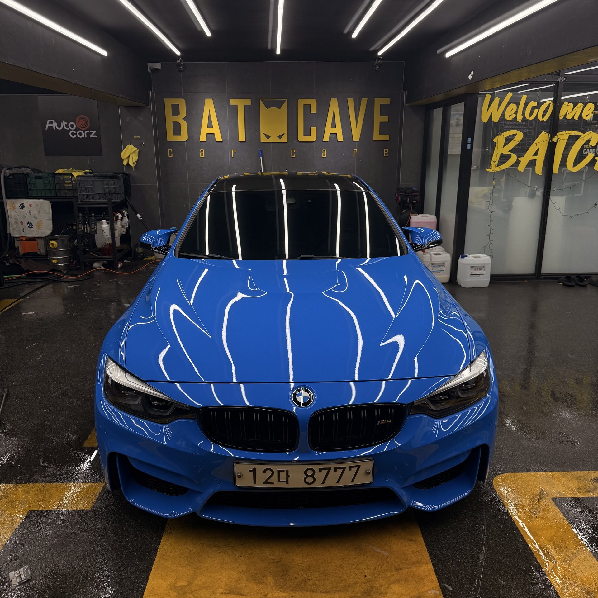 BMW M4 - View 1