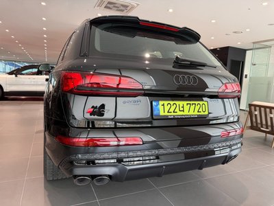 AUDI SQ7 - 3