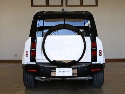 LAND ROVER DEFENDER - 7