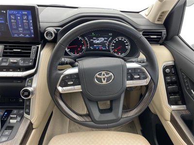 TOYOTA LAND CRUISER 300 - 9