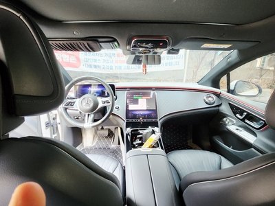 MERCEDES-BENZ EQE - 5