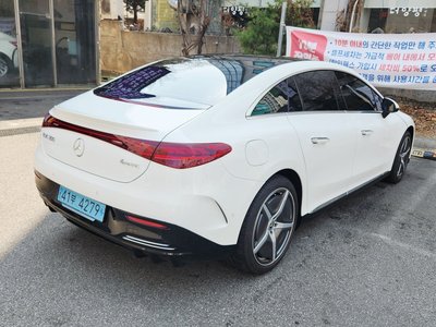 MERCEDES-BENZ EQE - 4
