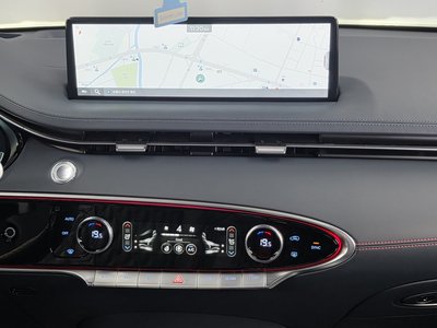 2022 Genesis GV70 — миниатюра 14