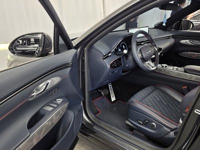 صورة 10 لـ 2022 Genesis GV70