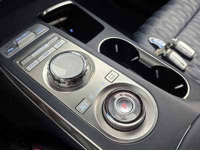 صورة 9 لـ 2022 Genesis GV70