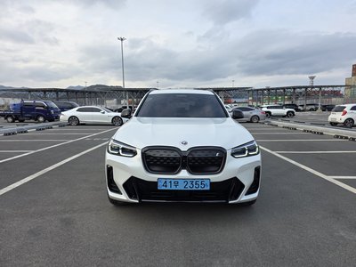 BMW IX3 - 1