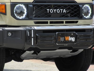 TOYOTA LAND CRUISER 70 - 8