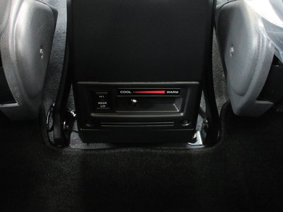 2024 Toyota LAND CRUISER 70 — миниатюра 33