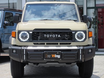 TOYOTA LAND CRUISER 70 - 3