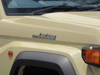 2024 Toyota LAND CRUISER 70 — миниатюра 18
