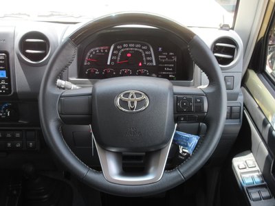 2024 Toyota LAND CRUISER 70 — миниатюра 39