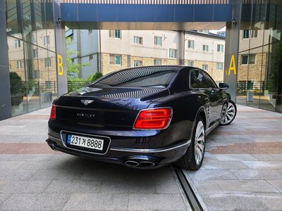 2021 Bentley FLYING SPUR — фото 2