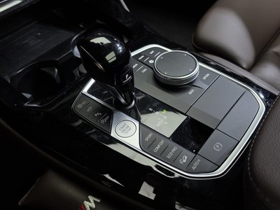 2025 BMW X4 缩略图 12