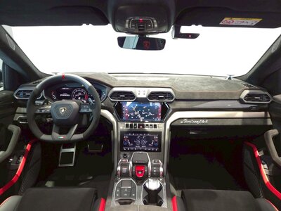 LAMBORGHINI URUS - 2