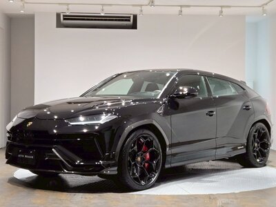 LAMBORGHINI URUS - 5
