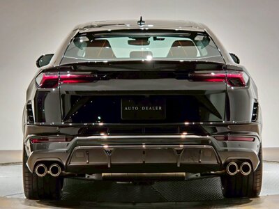 LAMBORGHINI URUS - 9