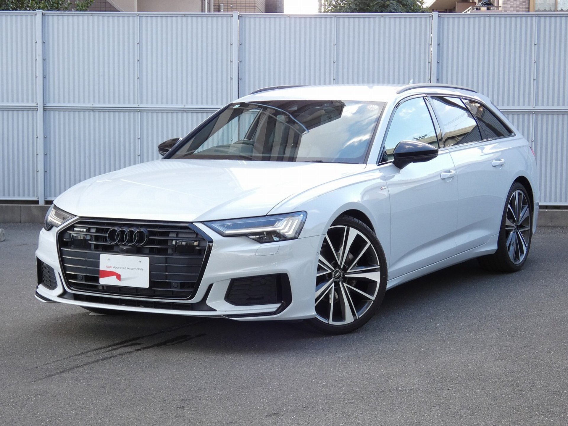 AUDI A6 AVANT - View 1