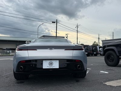 2018 Aston Martin DB11 — фото 16