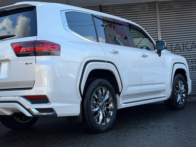 TOYOTA LAND CRUISER 300 - 6