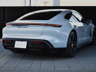 PORSCHE TAYCAN - 7