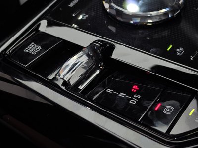 صورة 9 لـ 2025 BMW 5 SERIES