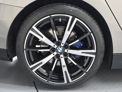 صورة 6 لـ 2025 BMW 5 SERIES
