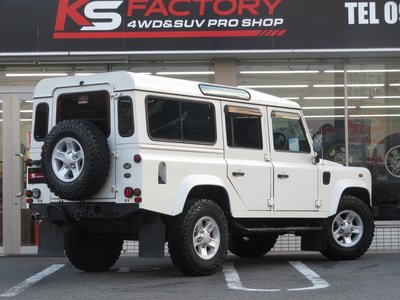 LAND ROVER DEFENDER - 6