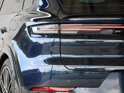 PORSCHE CAYENNE - 8