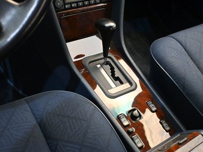 MERCEDES-BENZ E-CLASS - 6