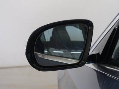 MERCEDES-BENZ E-CLASS - 6