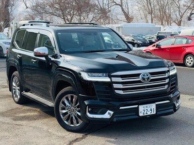 TOYOTA LAND CRUISER 300