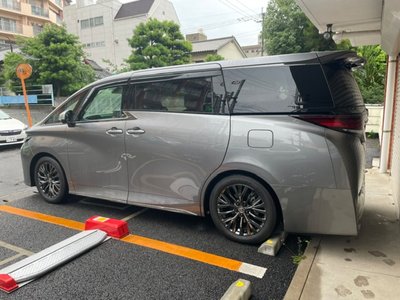 TOYOTA VELLFIRE - 4