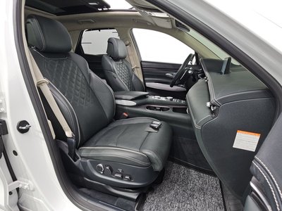 2022 Genesis ELECTRIFIED GV70 — миниатюра 16