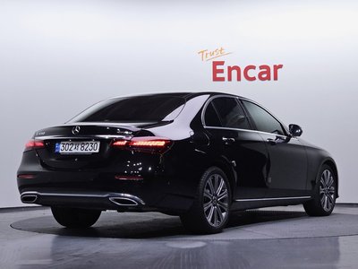 MERCEDES-BENZ E-CLASS - 2