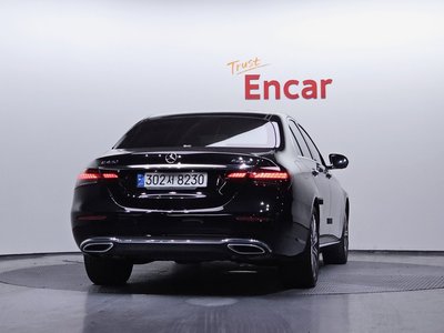 MERCEDES-BENZ E-CLASS - 4